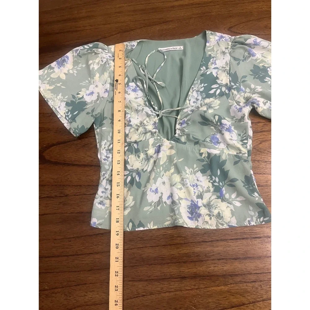 Abercrombie & Fitch Floral Tie Front Puff Sleeve Top Sage Green Small